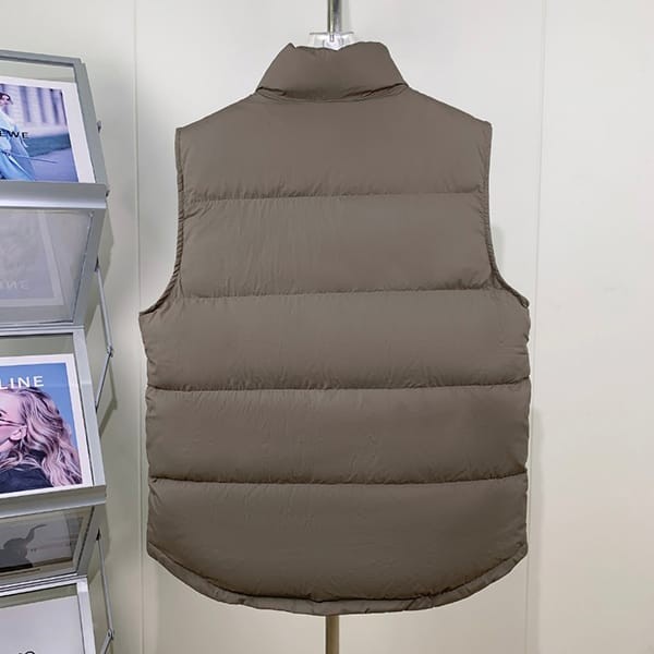 Easy to use Celine Triomphe quilted down vest copy 2W987906V.02KK