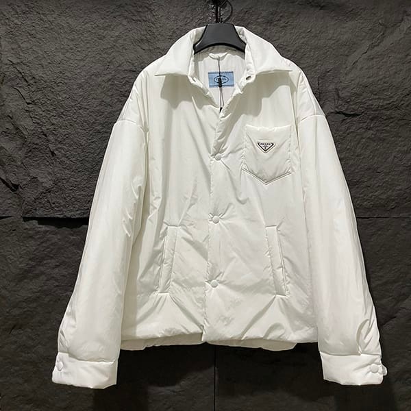 Replica Prada Re-Nylon Convertible Cropped Down Jacket with Tracking pum12336 Replica Prada Re-Nylon Convertible Cropped Down Jacket with Tracking pum12336
