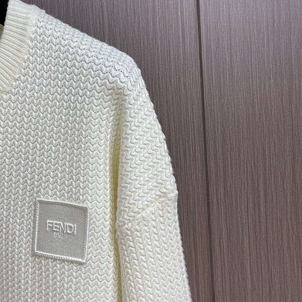 Latest and stylish Fendi replica FF crew neck cashmere sweater fez39680