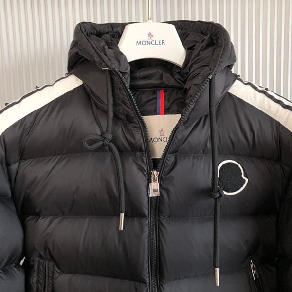 Attention ★ Moncler Down Jacket Short Replica mop77247
