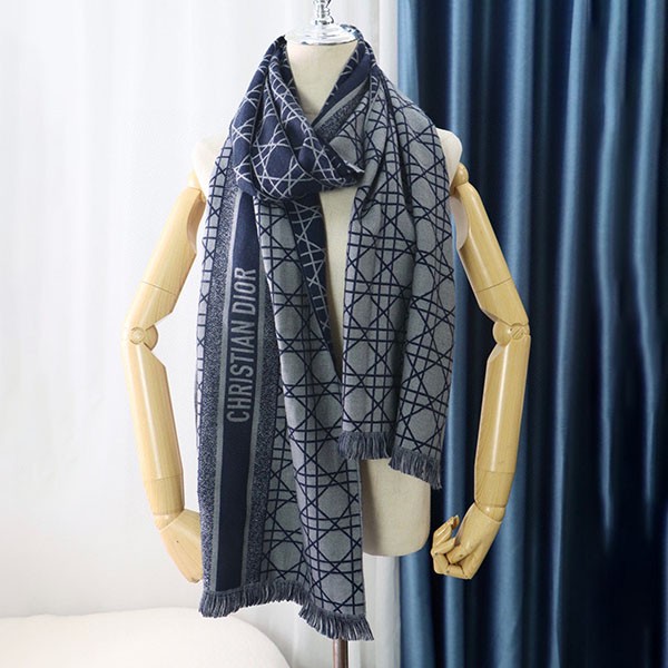 Love at first sight? Dior Replica Cannage Scarf Cashmere & Virgin Wool def03427
