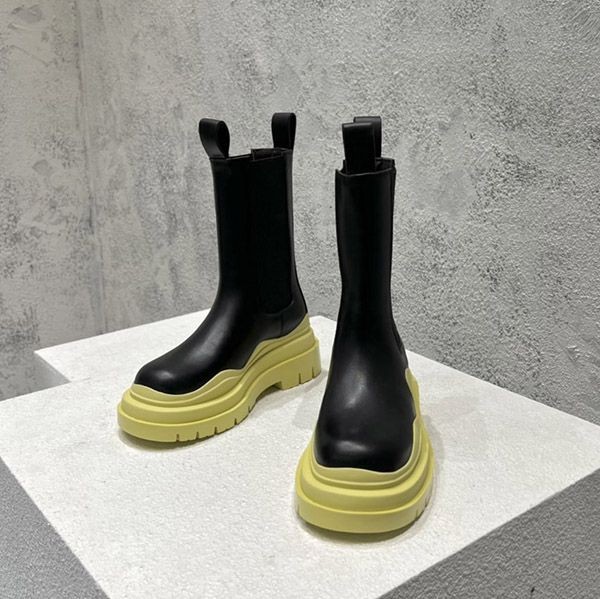 Perfect gift Bottega Veneta Tire Boots Fake Cream Box 44517