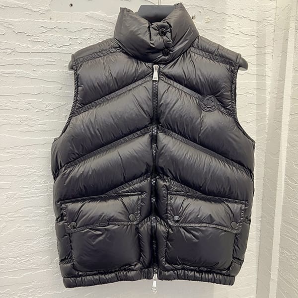 Perfect gift: Moncler replica quilted nylon down vest moy67060 Perfect gift: Moncler replica quilted nylon down vest moy67060
