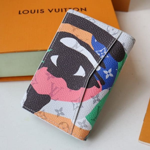 I definitely want this! Louis Vuitton Organizer de Poche Wallet Replica M82575