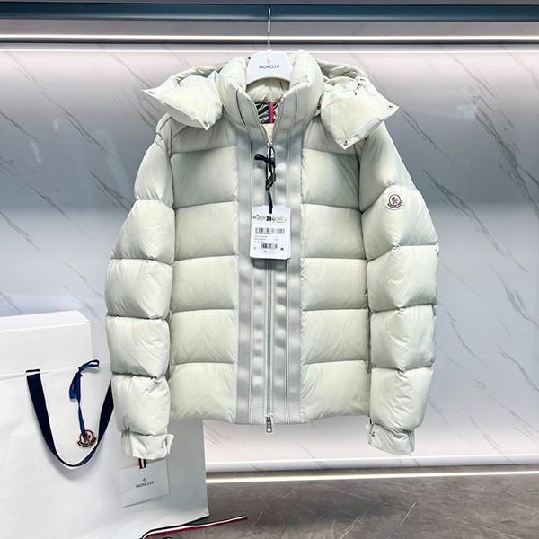 Moncler Kerinci short down jacket replica logo mon32938 Moncler Kerinci short down jacket replica logo mon32938
