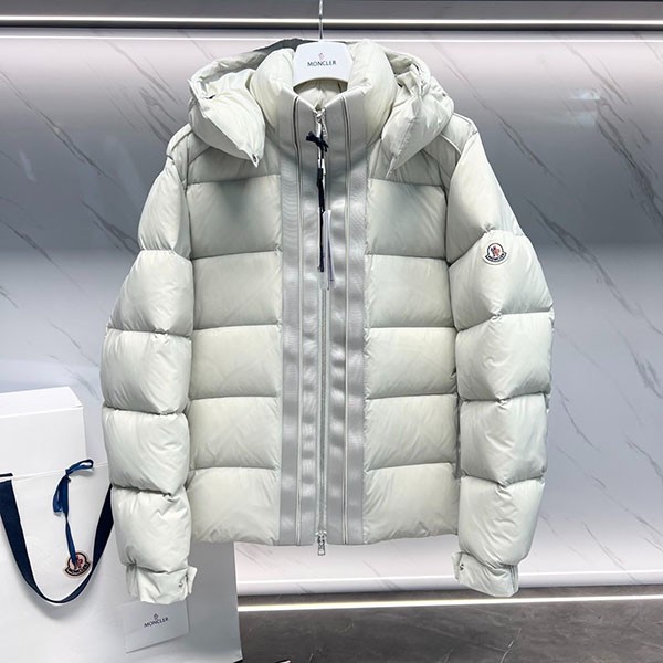 Moncler Kerinci short down jacket replica logo mon32938
