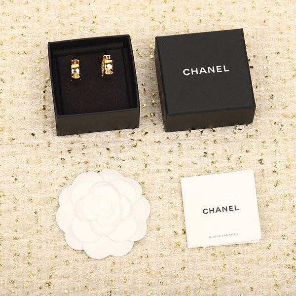 Rare and very popular Chanel earrings replica she62738 Rare and very popular Chanel earrings replica she62738