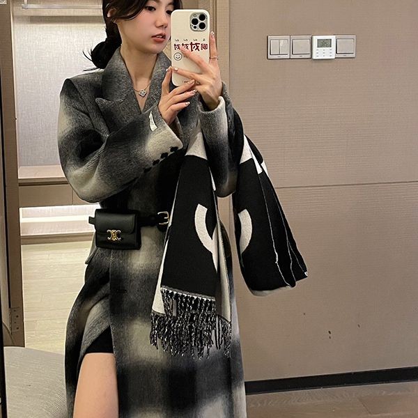 Perfect as a gift? Celine wool long coat, grade N, Cel28095