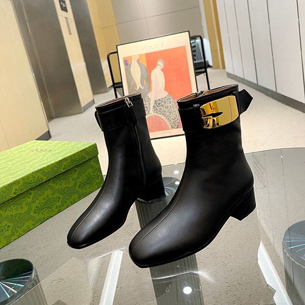 Gucci Replica Carol Textured Patent Leather Ankle Boots guv21511