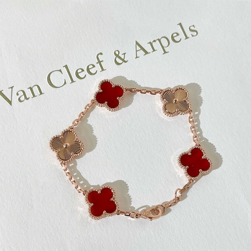 No.1 Popular Van Cleef & Arpels Bracelet Replica Alhambra VAS90077