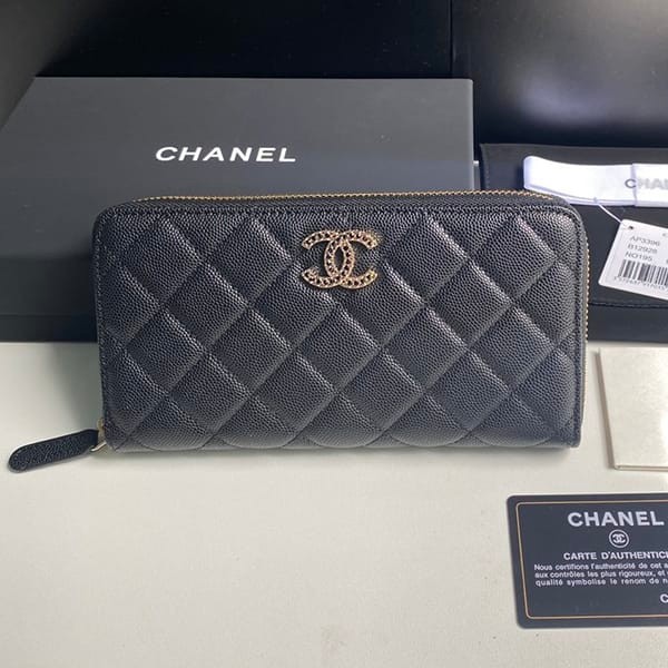Many celebrities love Chanel replica classic long zip wallet shg60677