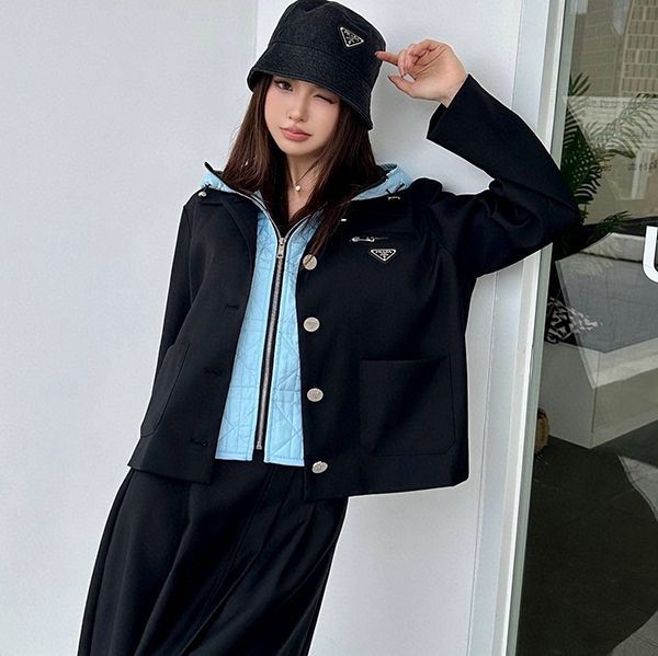 Extremely hard to find? Prada fake two-piece hooded jacket puc67723
