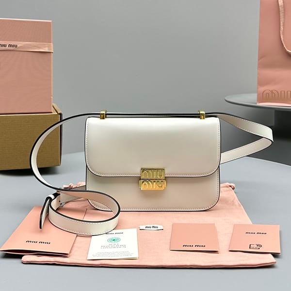 ★Safe and secure shipping with tracking Miu Miu leather shoulder bag replica myr51170 ★Safe and secure shipping with tracking Miu Miu leather shoulder bag replica myr51170