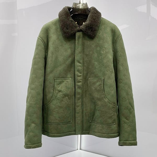 Immediate delivery Louis Vuitton leather jacket replica shearling embossed vuy60051