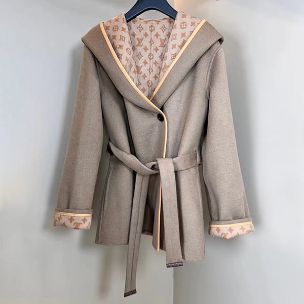 Love at first sight? Louis Vuitton 3D Monogram Double Breasted Wrap Coat Replica vue25589 Love at first sight? Louis Vuitton 3D Monogram Double Breasted Wrap Coat Replica vue25589