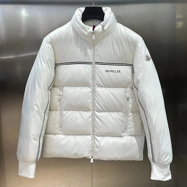 Convenient Moncler Down Jacket Replica Logo Short moi32105 Convenient Moncler Down Jacket Replica Logo Short moi32105