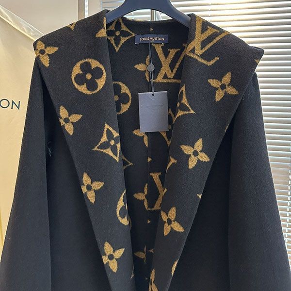Immediate delivery Louis Vuitton hooded coat replica reversible vuz60855