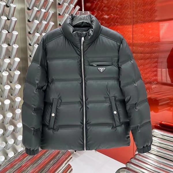 Free shipping Prada Replica Re-Nylon mid-length down jacket pui54728 Free shipping Prada Replica Re-Nylon mid-length down jacket pui54728