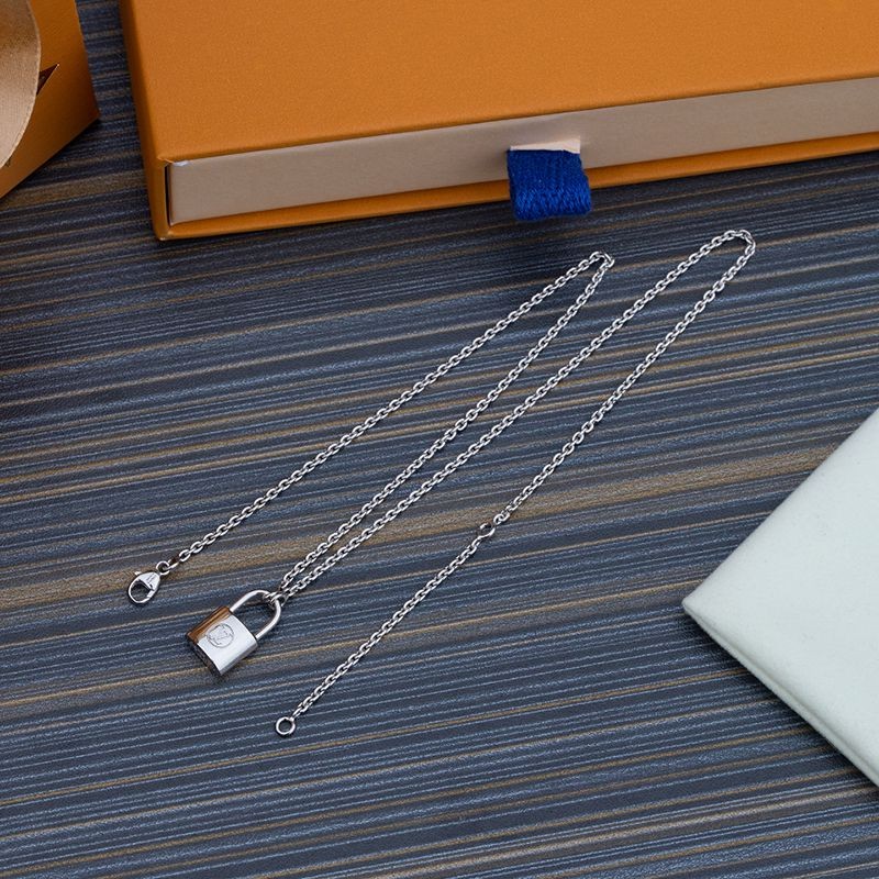 [Not available in Japan] Louis Vuitton Pendant Replica Silver Lockit Necklace Q93559