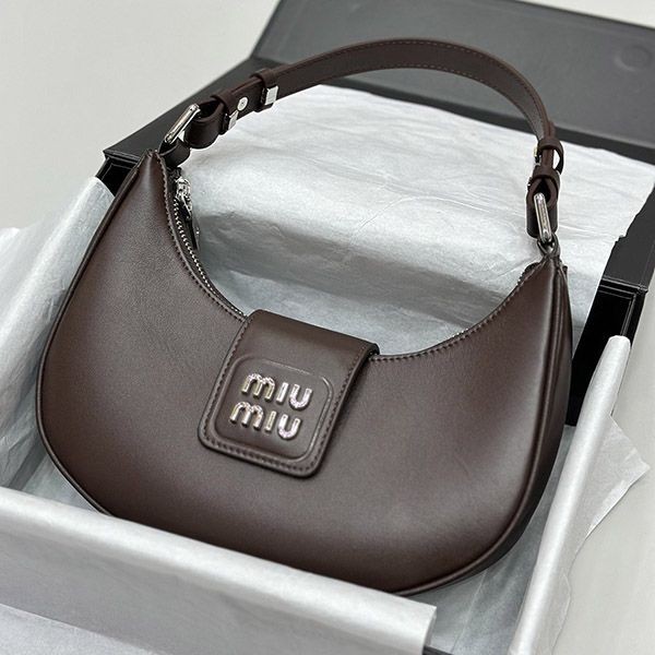 Immediate delivery Miu Miu leather top handle bag myo57370 Immediate delivery Miu Miu leather top handle bag myo57370