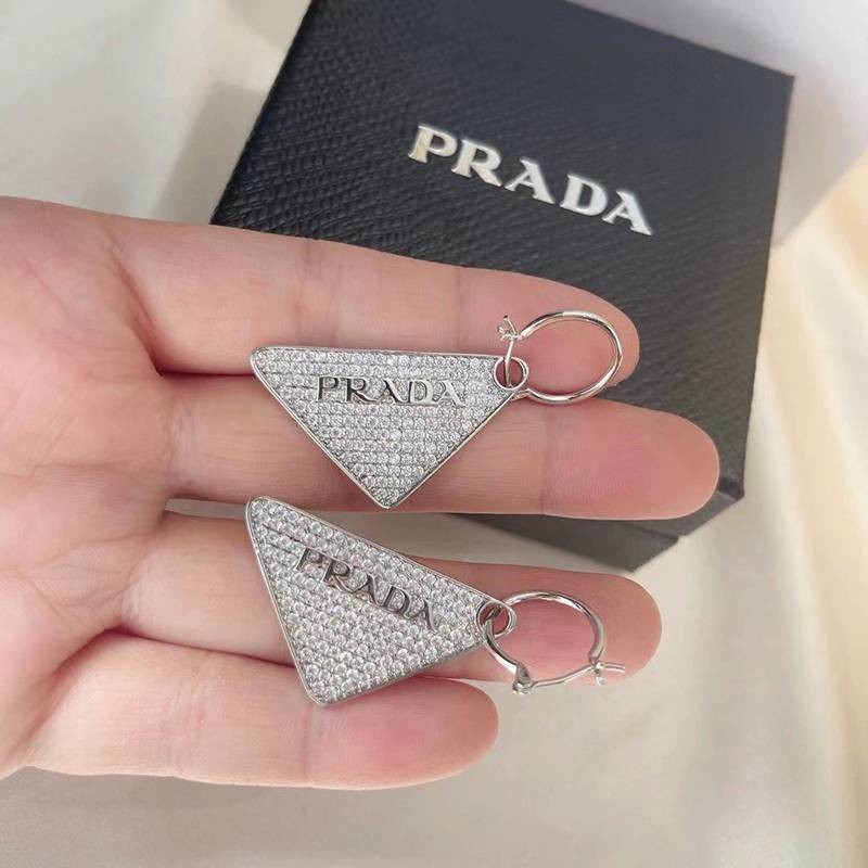 Competition for the new Prada symbol earrings replica [popular item] pua57890