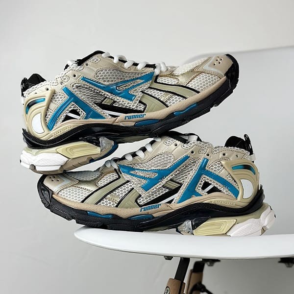 The latest and fashionable Balenciaga mesh and nylon runner sneakers, fake 677403W3RB39891 The latest and fashionable Balenciaga mesh and nylon runner sneakers, fake 677403W3RB39891