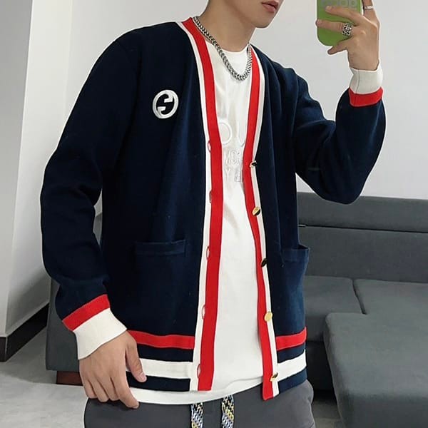 Easy to use Gucci replica logo patch wool blend cardigan 743019XKDED4496 Easy to use Gucci replica logo patch wool blend cardigan 743019XKDED4496