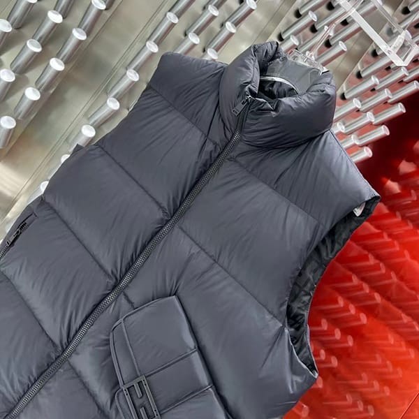 Fendi Replica Reversible Gilet Down Vest fet87145, popular all over the world