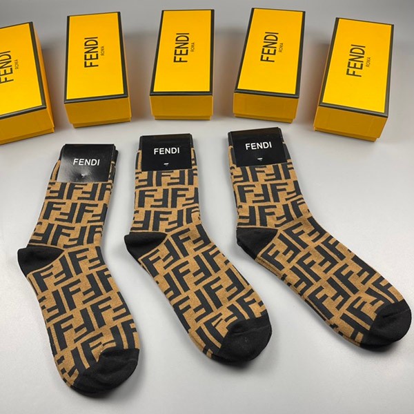 Fendi logo socks replica [Fashionable feet] Three pairs of socks feb66473