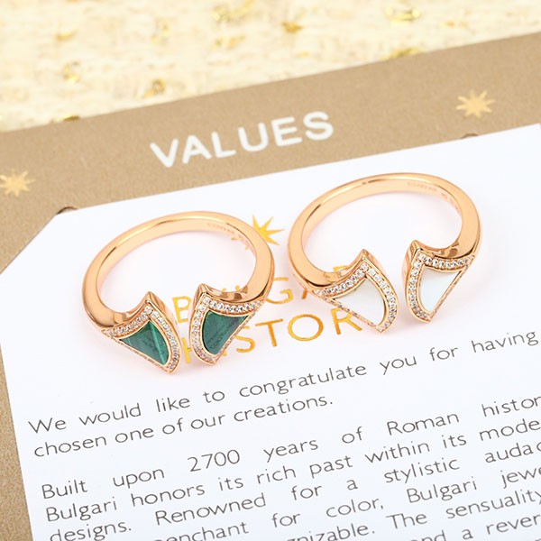 Bulgari Ring Replica Diva Dream Pearl 18K 2 Colors Bub56729 Bulgari Ring Replica Diva Dream Pearl 18K 2 Colors Bub56729