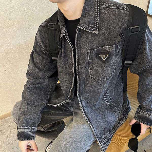 Attention ★ Limited rare Prada denim jacket with fake triangle logo puw62509