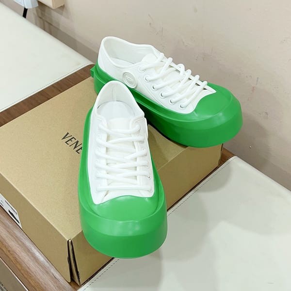 The rapidly growing popularity of Bottega Veneta Jumbo Sneakers