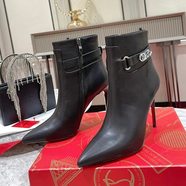 Christian Louboutin Chelsea Chic Ankle Boots Rug04718 Replica