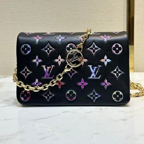 Autumn/Winter Sale: Louis Vuitton Pochette Coussin Shoulder Bag Replica M81693 Autumn/Winter Sale: Louis Vuitton Pochette Coussin Shoulder Bag Replica M81693