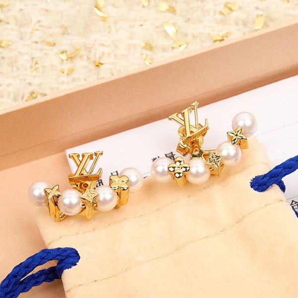 Extremely popular and hard to find? Louis Vuitton Minigram Pearl Earrings Replica M01258 Extremely popular and hard to find? Louis Vuitton Minigram Pearl Earrings Replica M01258