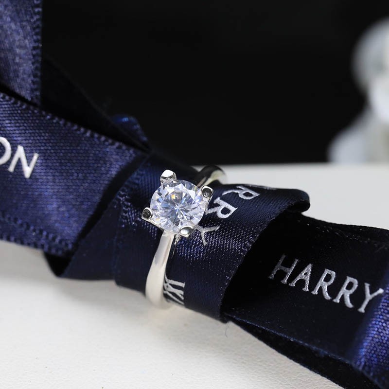 Competition: Harry Winston/Diamond Engagement Ring ine67027