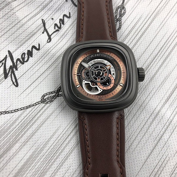 Seven Friday Revolution fake sev46237