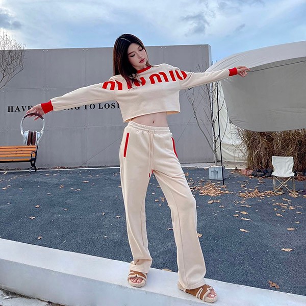 Miu Miu replica logo cropped sweatshirt & sweatpants myc54680 Miu Miu replica logo cropped sweatshirt & sweatpants myc54680