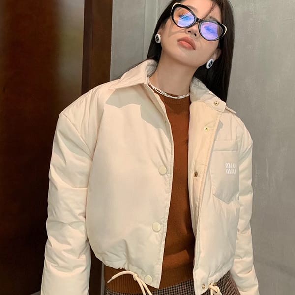 ★Japan!! Popular! Miu Miu replica logo cropped down jacket myy68171