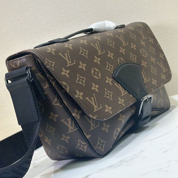 New limited edition Louis Vuitton Monogram Messenger Bag Replica M46685