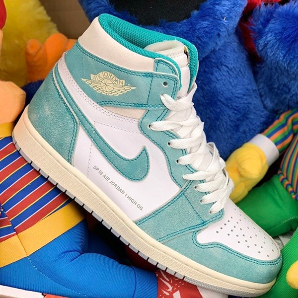 Nike Replica Air Jordan 1 Retro High OG Turbo Green/White-Light Smoke Grey-Sail 555088-311 Nike Replica Air Jordan 1 Retro High OG Turbo Green/White-Light Smoke Grey-Sail 555088-311