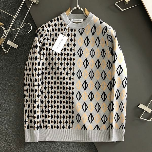 Immediate shipping Dior CD motif long sleeve sweater replica der01987 Immediate shipping Dior CD motif long sleeve sweater replica der01987