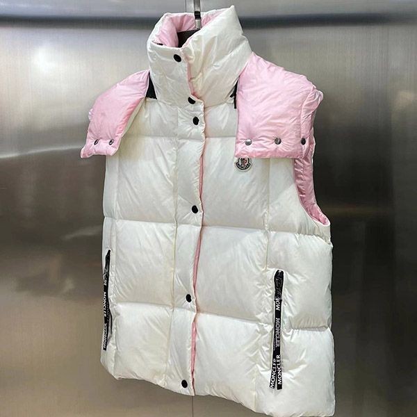 Sure to sell out Moncler hooded down vest replica moq78597