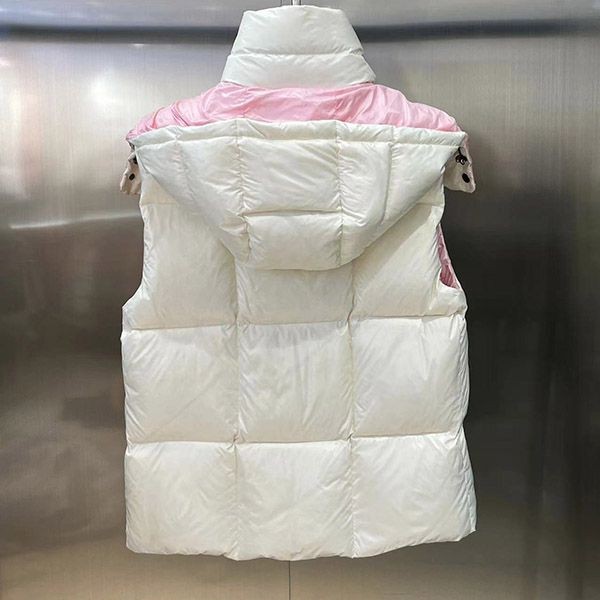 Sure to sell out Moncler hooded down vest replica moq78597