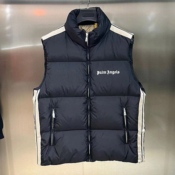 Quick delivery Moncler replica hooded down vest mow92080 Quick delivery Moncler replica hooded down vest mow92080