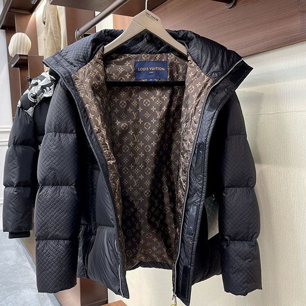 Immediate shipping Louis Vuitton down jacket replica popular vuk91616