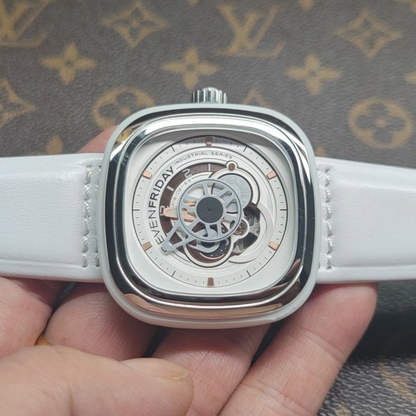 Seven Friday Essence Super Copy sen65572