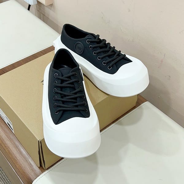 Bottega Veneta Jumbo Sneakers Replica bos44191 Sold Out