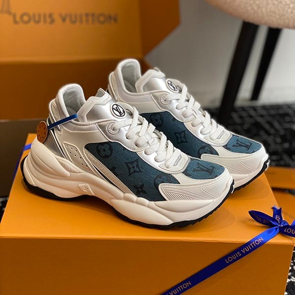 Very popular all over the world? Louis Vuitton Run 55 Line Sneakers Replica Monogram Denim 1ABHQN