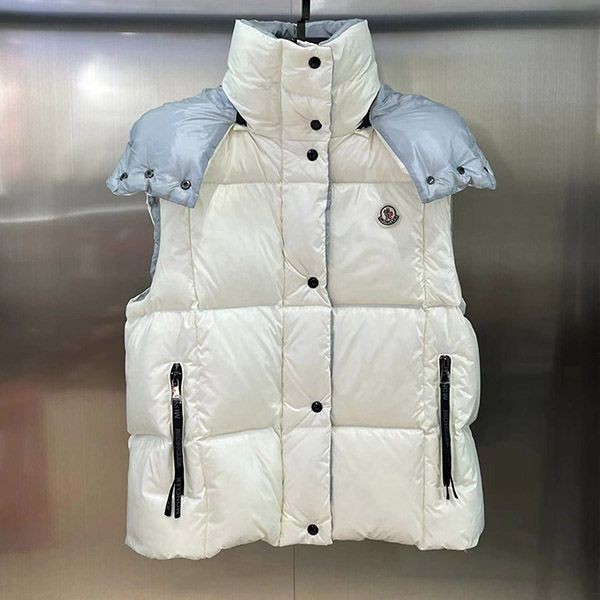 Very popular! Moncler hooded down vest mou03337